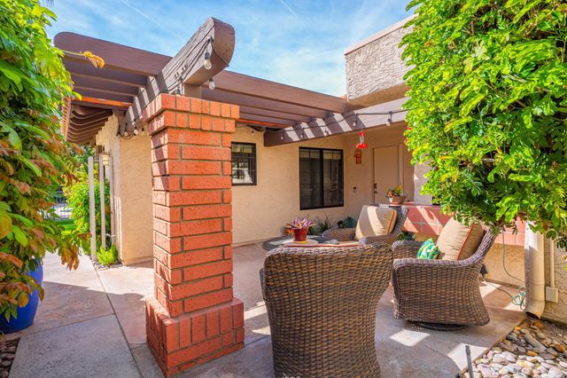 2345 S Cherokee Way 105, Palm Springs, CA 92264