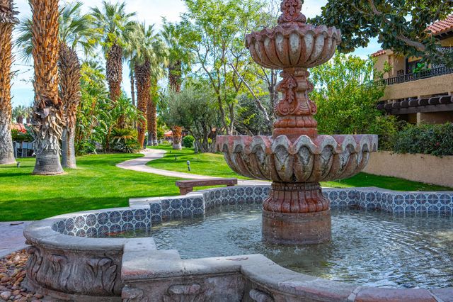 2345 S Cherokee Way 105, Palm Springs, CA 92264