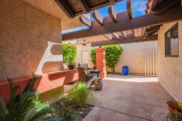 2345 S Cherokee Way 105, Palm Springs, CA 92264