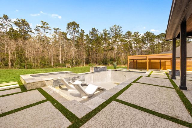 66 Road 66111, Dayton, TX 77535