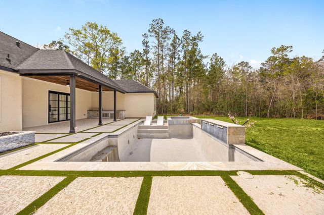 66 Road 66111, Dayton, TX 77535