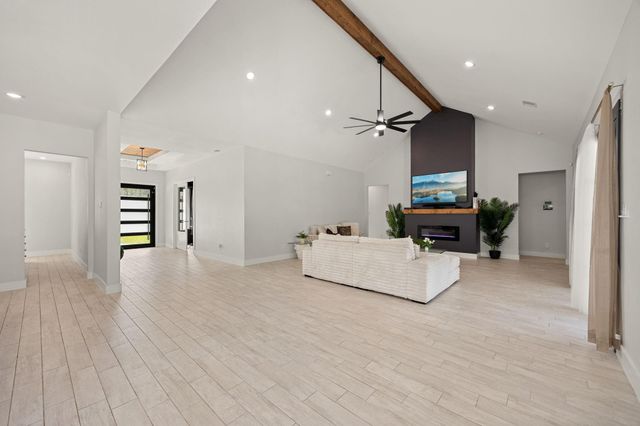 66 Road 66111, Dayton, TX 77535