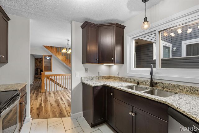 1011 Fairways Drive, Lake St Louis, MO 63367