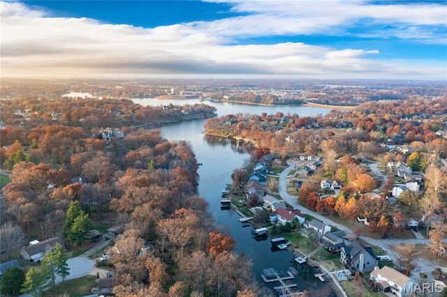 1011 Fairways Drive, Lake St Louis, MO 63367