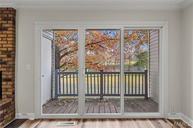 1011 Fairways Drive, Lake St Louis, MO 63367