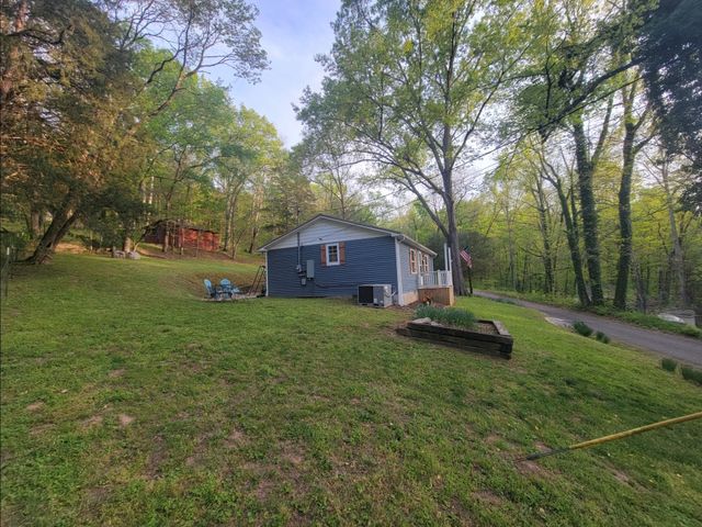 313 Ben Myers Ln, Gainesboro, TN 38562