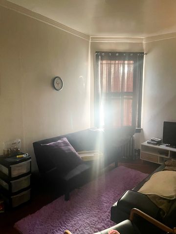 2821 E 77th Place, Chicago, IL 60649