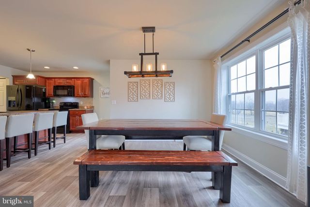 100 KENNETH DR, Leola, PA 17540