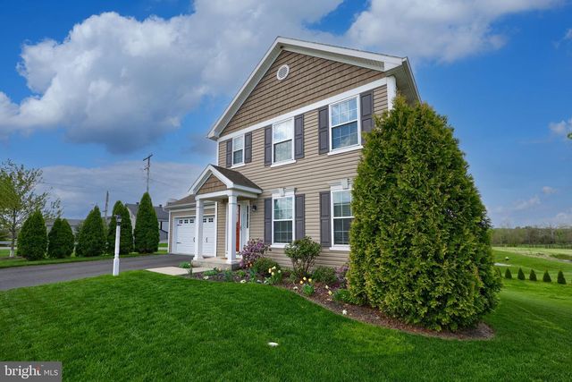 100 KENNETH DR, Leola, PA 17540