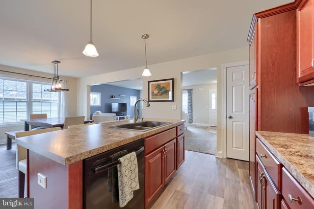 100 KENNETH DR, Leola, PA 17540