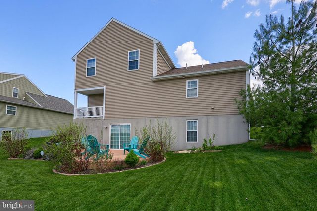 100 KENNETH DR, Leola, PA 17540