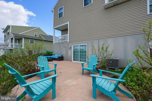 100 KENNETH DR, Leola, PA 17540
