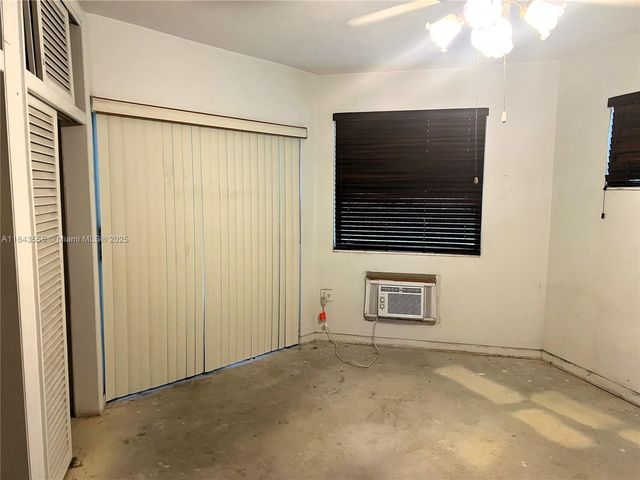 18760 NE 18th Ave 235, Miami, FL 33179