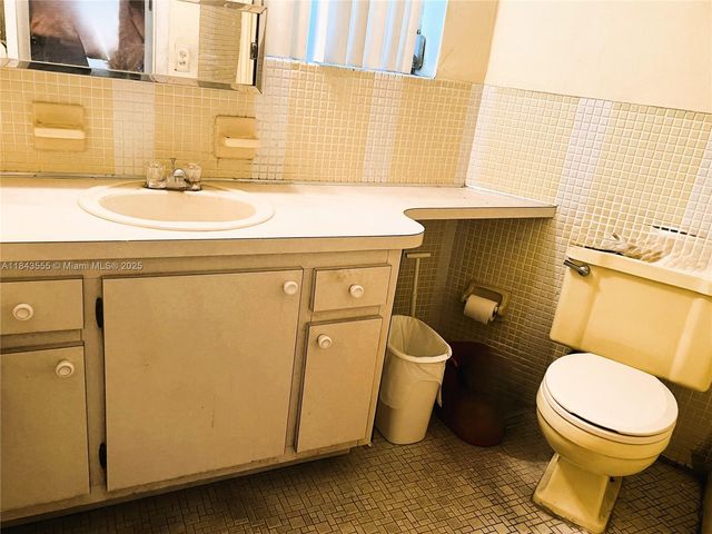 18760 NE 18th Ave 235, Miami, FL 33179