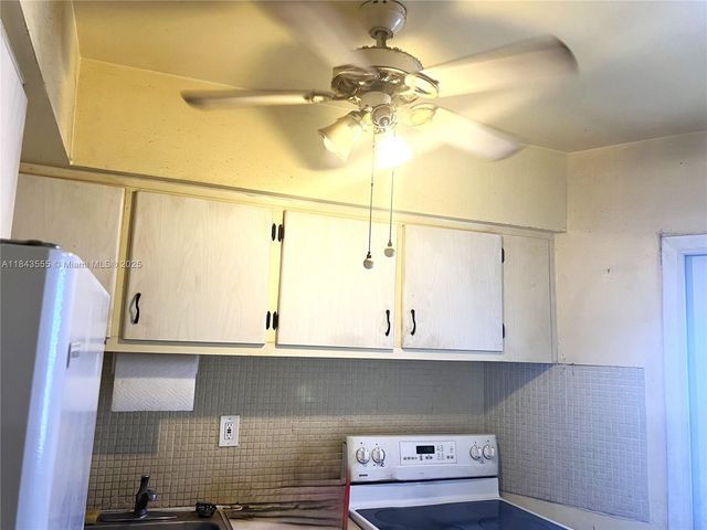 18760 NE 18th Ave 235, Miami, FL 33179