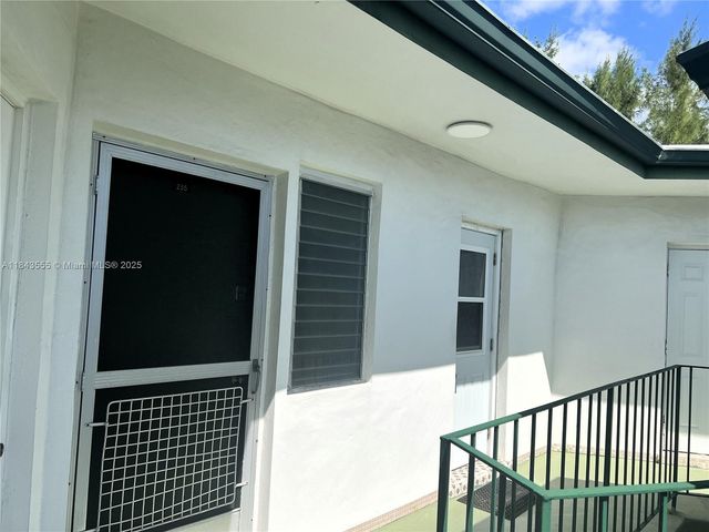 18760 NE 18th Ave 235, Miami, FL 33179
