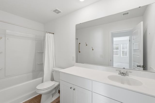 4005 E Associate Drive, North Charleston, SC 29418