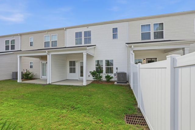 4005 E Associate Drive, North Charleston, SC 29418