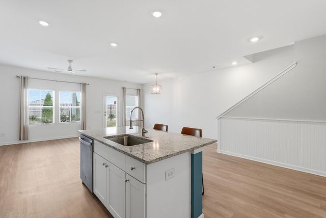 4005 E Associate Drive, North Charleston, SC 29418
