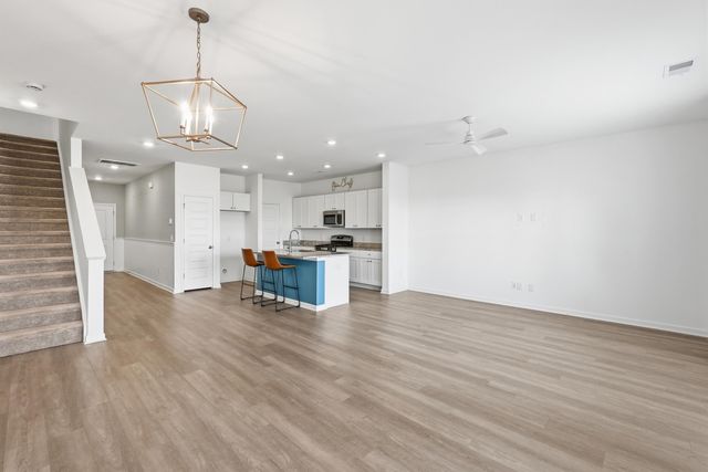 4005 E Associate Drive, North Charleston, SC 29418