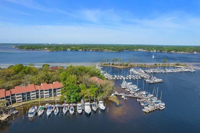 1940 Bluewater Bay Boulevard 3, Niceville, FL 32578