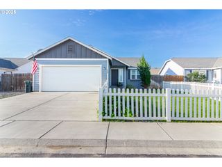 230 DARK CANYON Ave, Umatilla, OR 97882