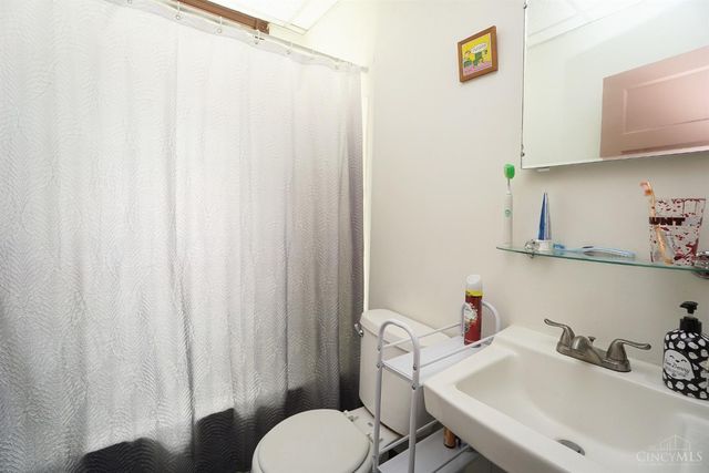 2382 Ravine Street, Cincinnati, OH 45219