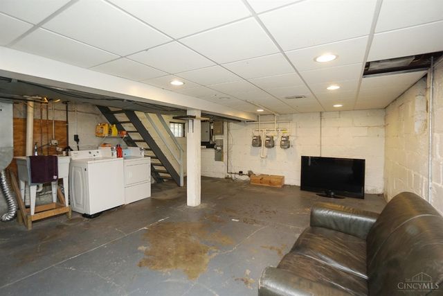 2382 Ravine Street, Cincinnati, OH 45219