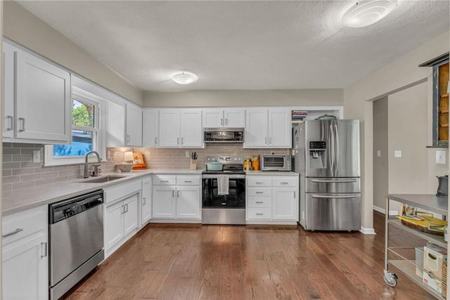 3428 Trail Road, Lawrence, KS 66049