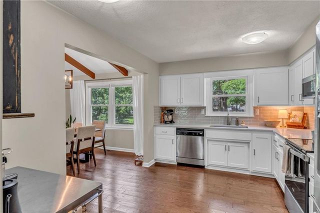 3428 Trail Road, Lawrence, KS 66049