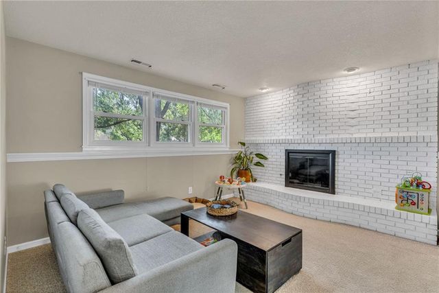 3428 Trail Road, Lawrence, KS 66049