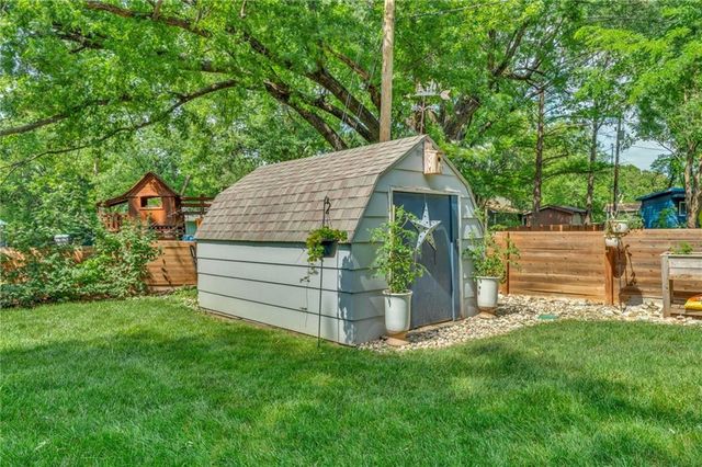 3428 Trail Road, Lawrence, KS 66049