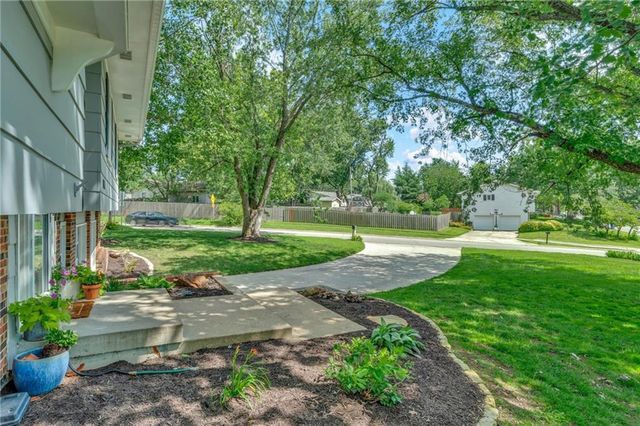 3428 Trail Road, Lawrence, KS 66049