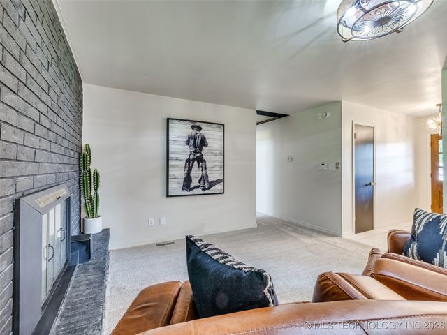 701 W 41st Street, Sand Springs, OK 74063