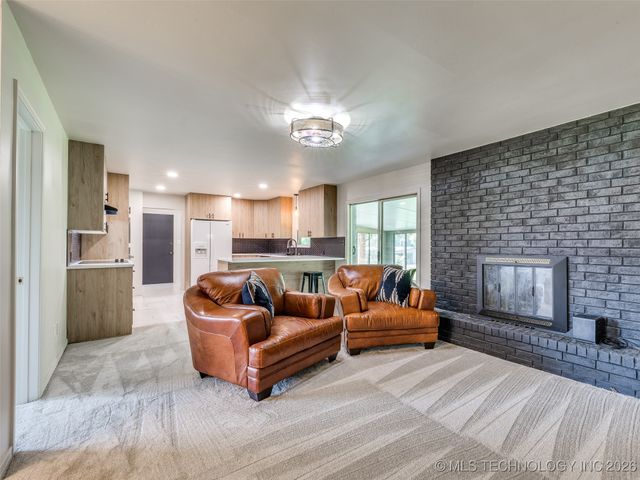 701 W 41st Street, Sand Springs, OK 74063