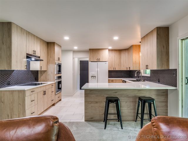 701 W 41st Street, Sand Springs, OK 74063