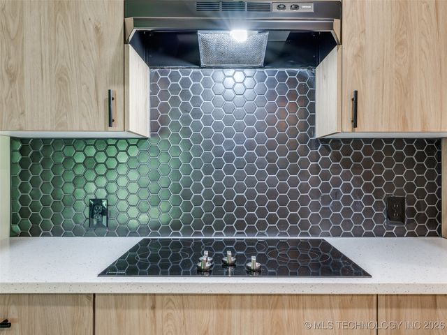 701 W 41st Street, Sand Springs, OK 74063