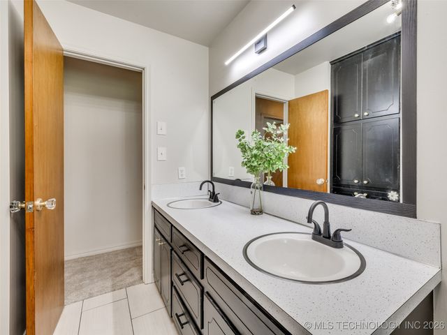 701 W 41st Street, Sand Springs, OK 74063