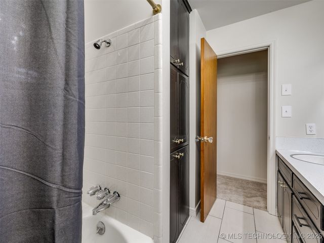 701 W 41st Street, Sand Springs, OK 74063