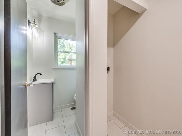 701 W 41st Street, Sand Springs, OK 74063