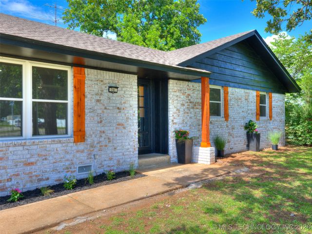 701 W 41st Street, Sand Springs, OK 74063