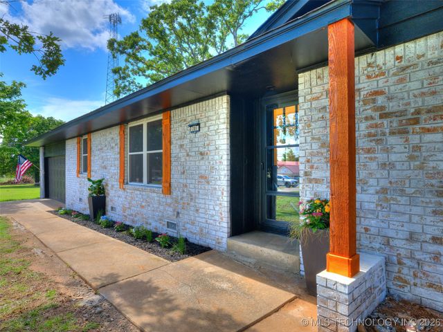 701 W 41st Street, Sand Springs, OK 74063
