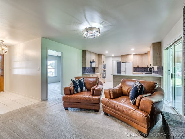 701 W 41st Street, Sand Springs, OK 74063