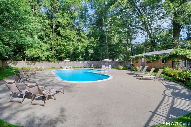 160 Fairfield Woods Road 48, Fairfield, CT 06825