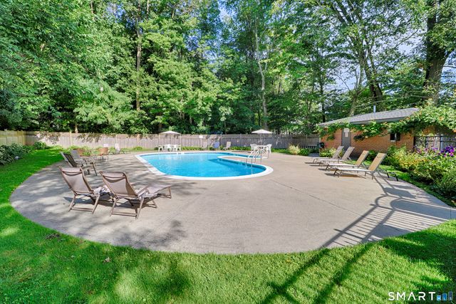 160 Fairfield Woods Road 48, Fairfield, CT 06825