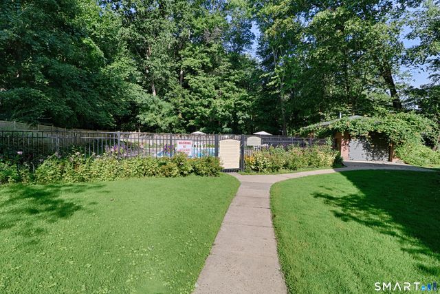 160 Fairfield Woods Road 48, Fairfield, CT 06825