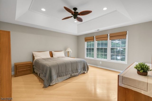 16 Bedford Dr, Bernards Twp., NJ 07920