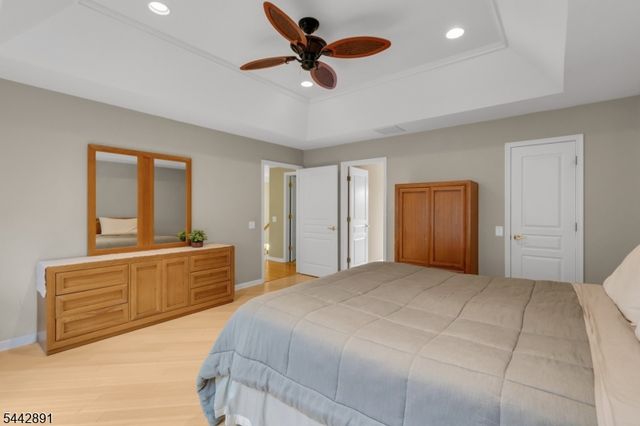 16 Bedford Dr, Bernards Twp., NJ 07920