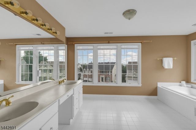 16 Bedford Dr, Bernards Twp., NJ 07920