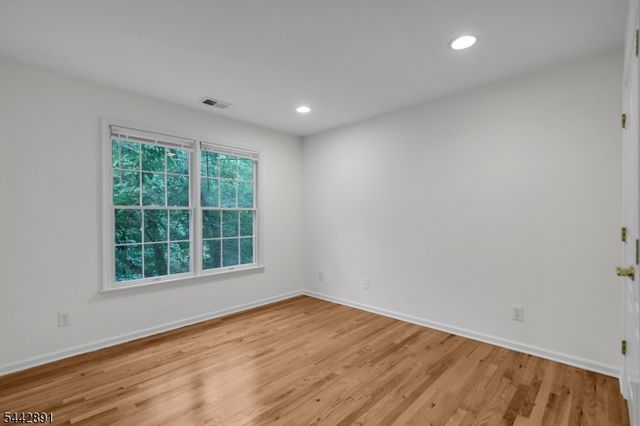 16 Bedford Dr, Bernards Twp., NJ 07920